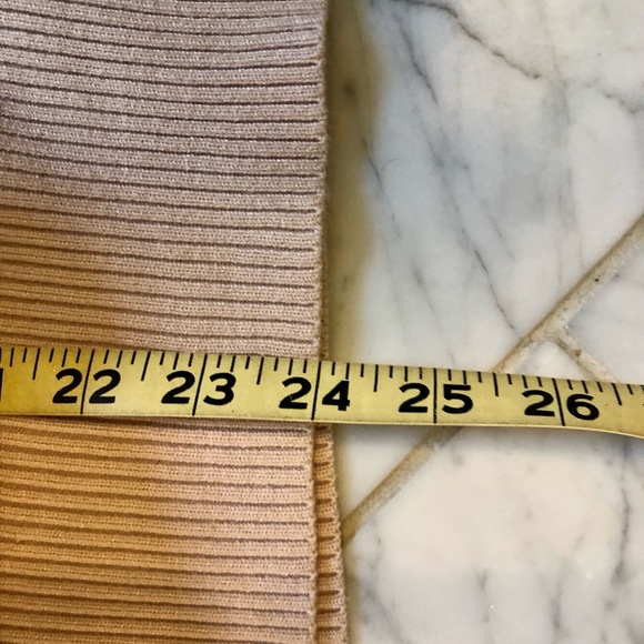 MEDIUM HOUNDSTOOTH Billie Sweater Vest.
Sleeveless Knit Roomy - Picture 8 of 11